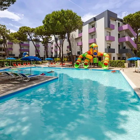 Color Bay Village Отель 4*