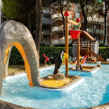Color Bay Village Отель 4*
