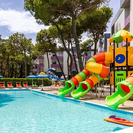 Color Bay Village Морской Милан