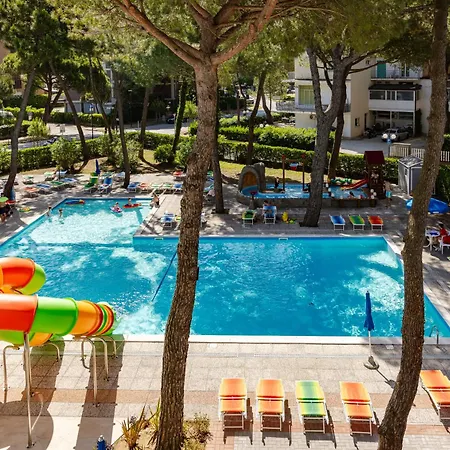 Color Bay Village Отель 4*