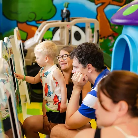 Color Bay Village Отель