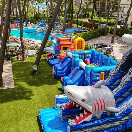 Color Bay Village 4*